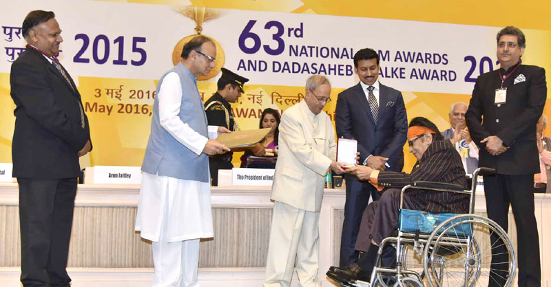 manojkumarhonouredwithdadasahebphalkeaward